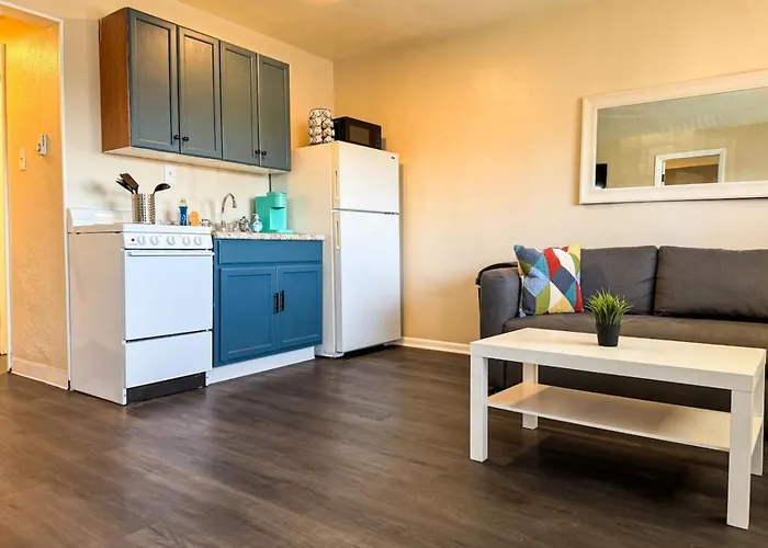 Apartment Downtown Area 2 Beds Sofa Bed Sleep 6 Stylish Pittsburgh