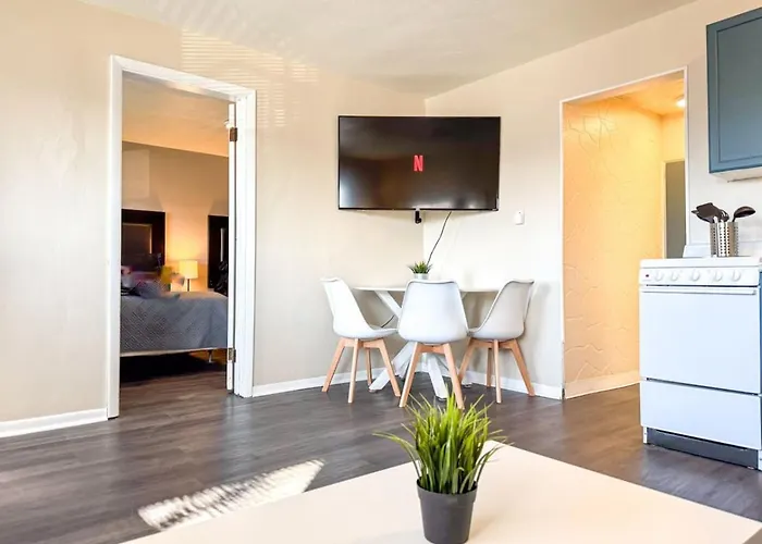 Downtown Area 2 Beds Sofa Bed Sleep 6 Stylish *